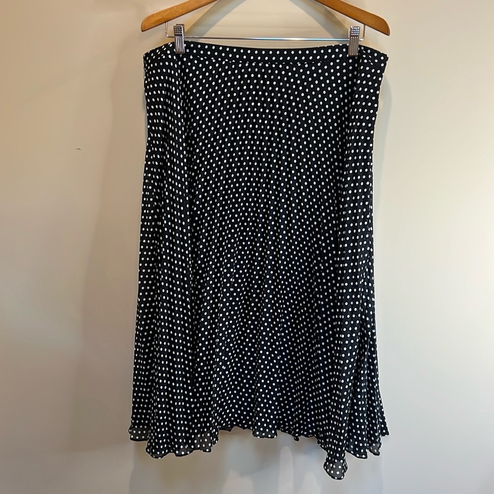 Ann Taylor Loft Skirt Pleated Polka Dot Size 16 Black & White Feminine Flowy